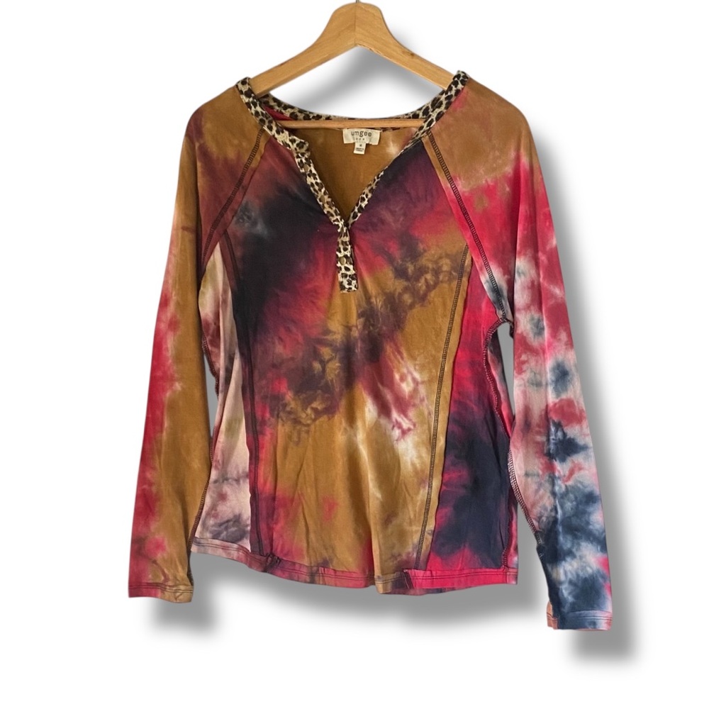 UMGEE Tie-Dye/Animal Mixed Print Long-Sleeve V-Neck Shirt